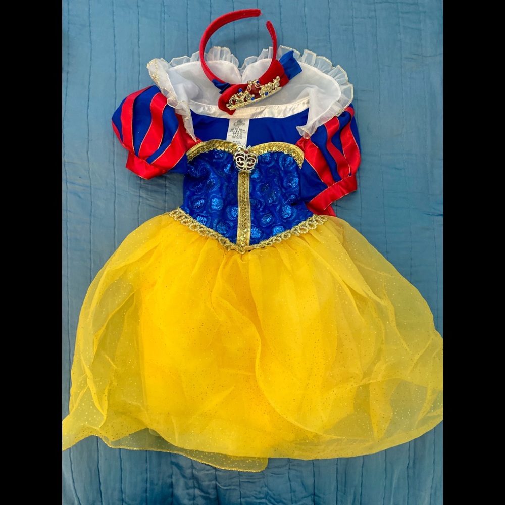 LIKE NEW Disney Store Snow White Costume/headband